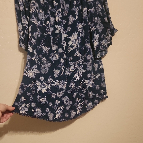 Elegant Navy Floral Women's Blouse - Picture 5 of 8